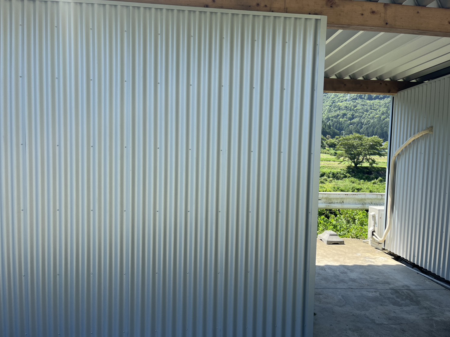 郡上市 外壁ガルバリウム鋼板大波張り 施工前